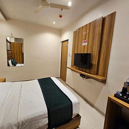 Hotel Bkc Garden - Near Us Embassy Bkc Bombaj Zewnętrze zdjęcie