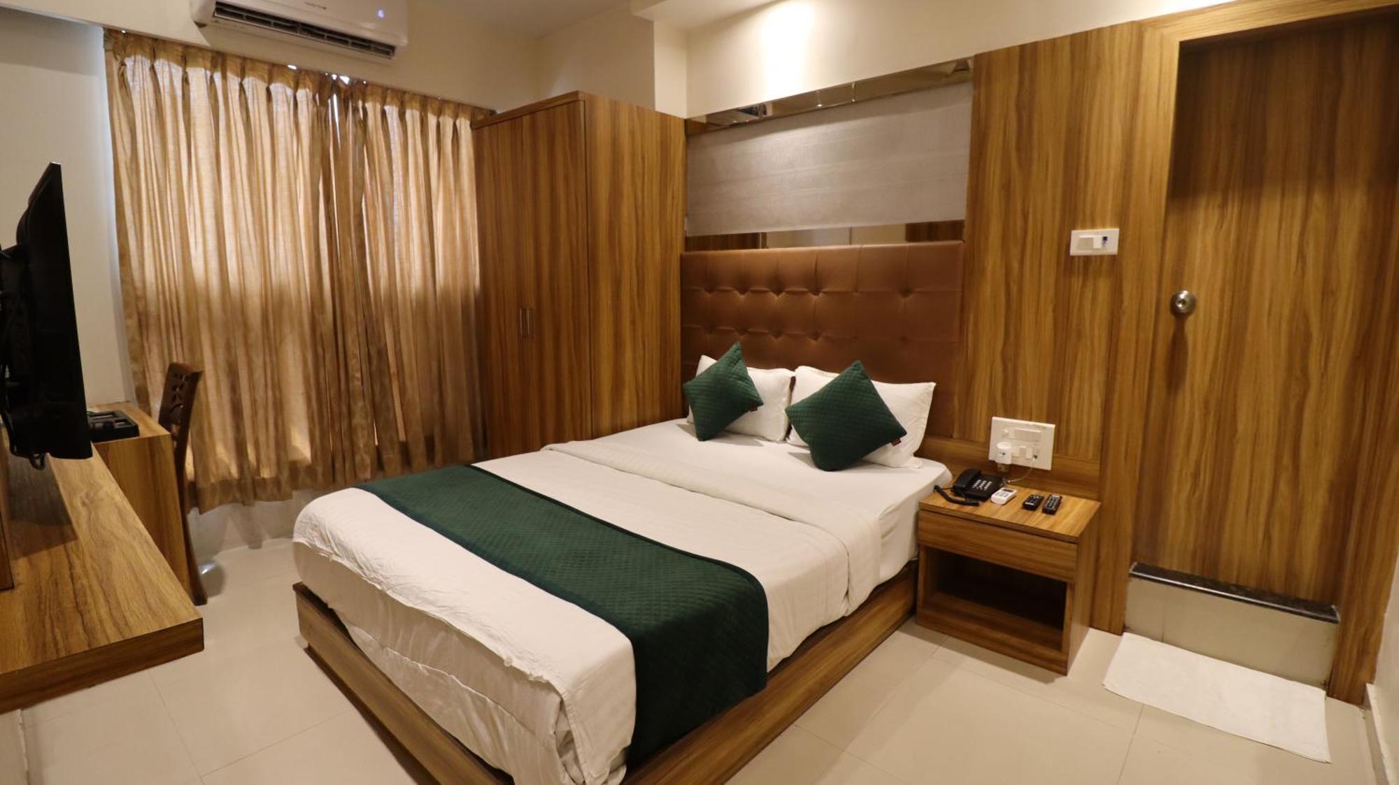 Hotel Bkc Garden - Near Us Embassy Bkc Bombaj Zewnętrze zdjęcie