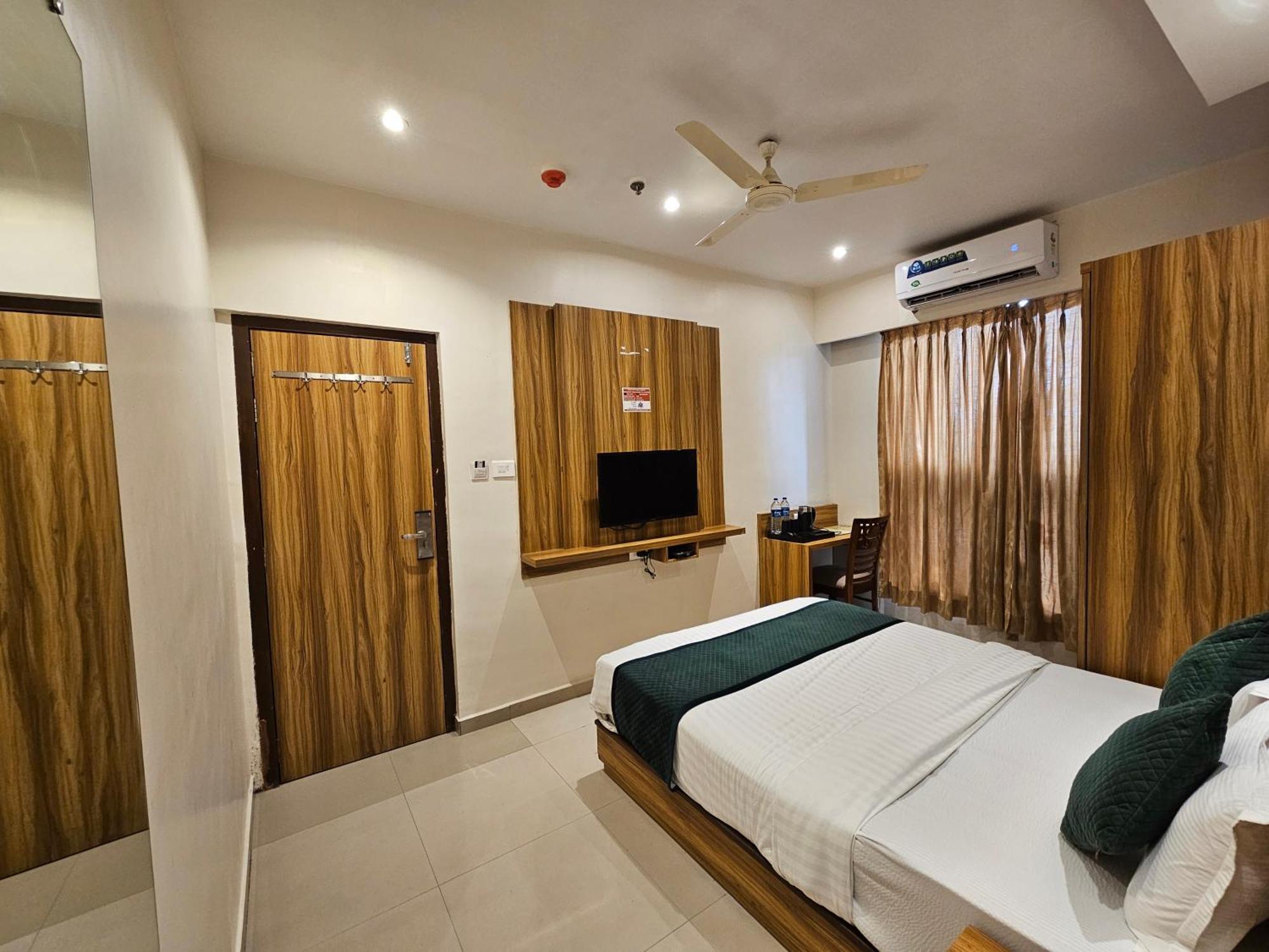 Hotel Bkc Garden - Near Us Embassy Bkc Bombaj Zewnętrze zdjęcie