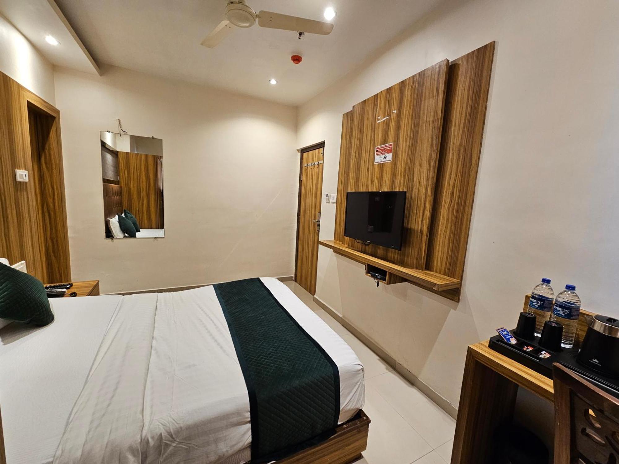 Hotel Bkc Garden - Near Us Embassy Bkc Bombaj Zewnętrze zdjęcie