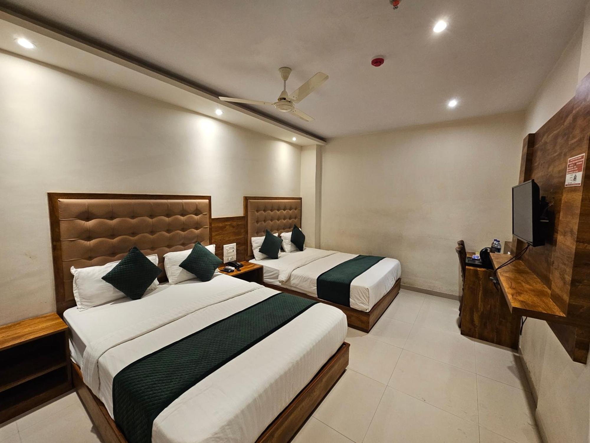 Hotel Bkc Garden - Near Us Embassy Bkc Bombaj Zewnętrze zdjęcie