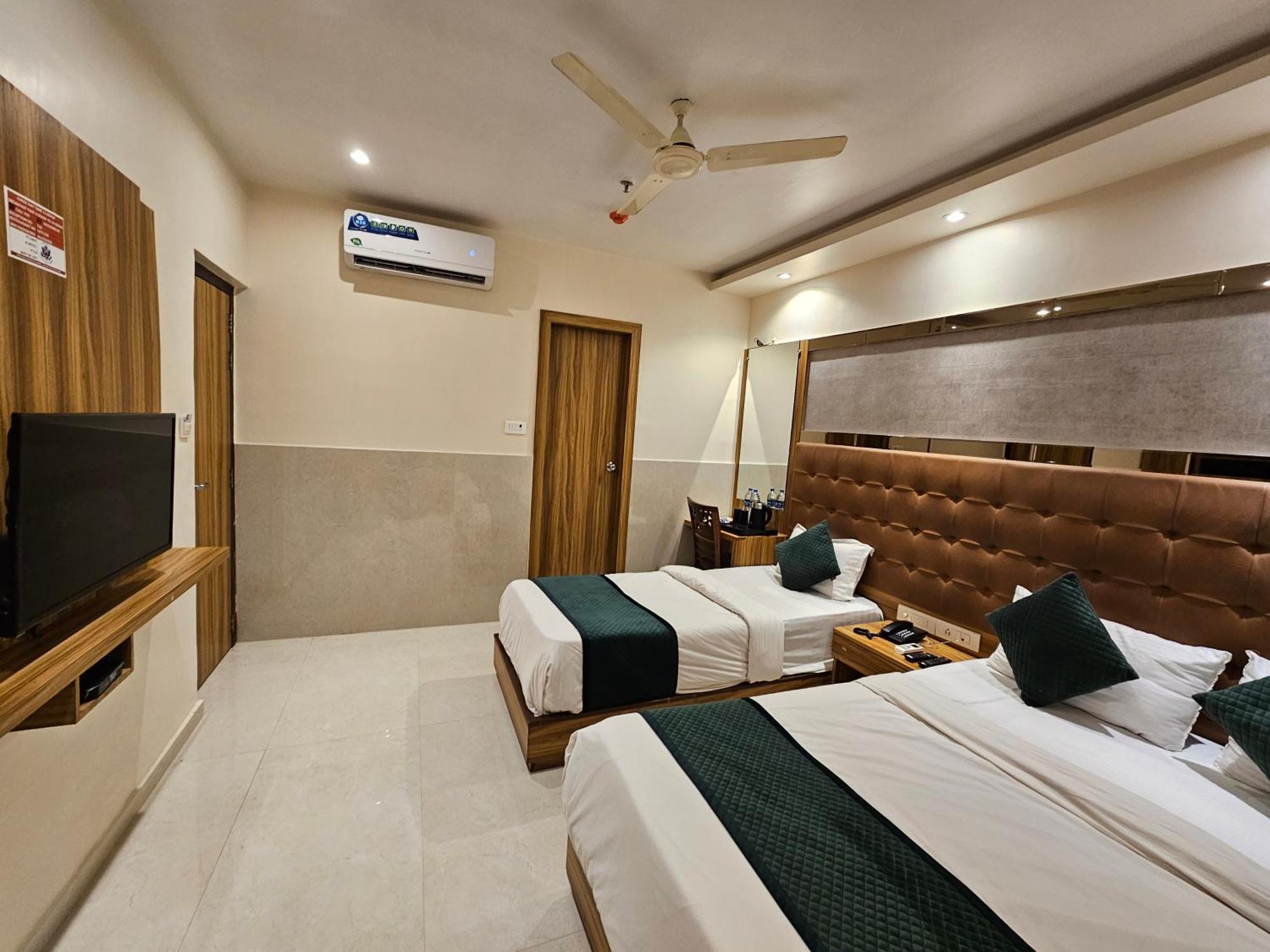 Hotel Bkc Garden - Near Us Embassy Bkc Bombaj Zewnętrze zdjęcie
